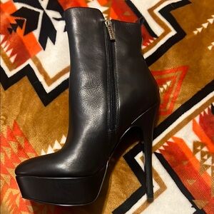 Guess Black Heeled Stilettos Classic Design